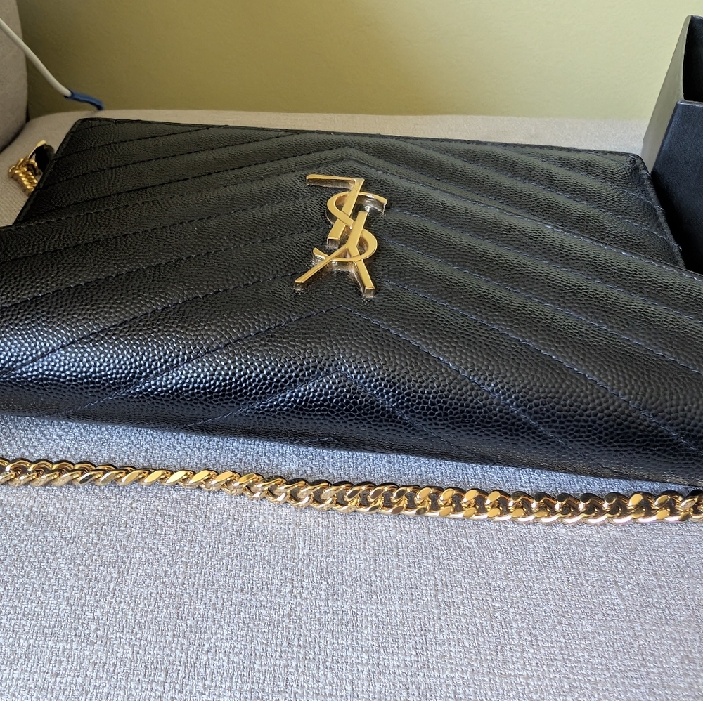 🚨 SOLD 🚨 CAD Saint Laurent WOC - On Hand - Picture 4 of 7